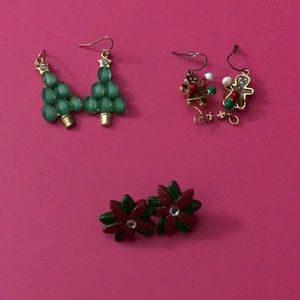 Holiday earrings 🎅🏼🎄